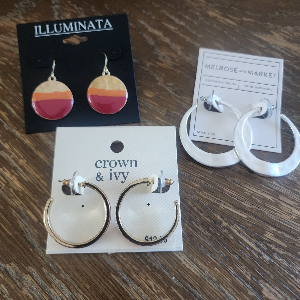 Crown & Ivy Gold Hoop Earrings